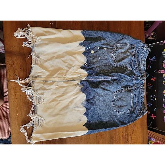 Ashley Stewart Women's Distressed Denim Skirt Size 16 Fringe Acid - Picture 7 of 8